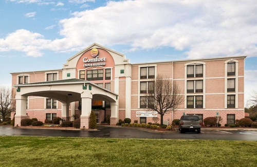 Cornelius Hotel | Comfort Inn & Suites Lake Norman