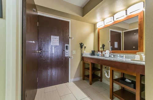 Lexington Hotel | Comfort Inn & Suites Lexington - Hamburg I-75