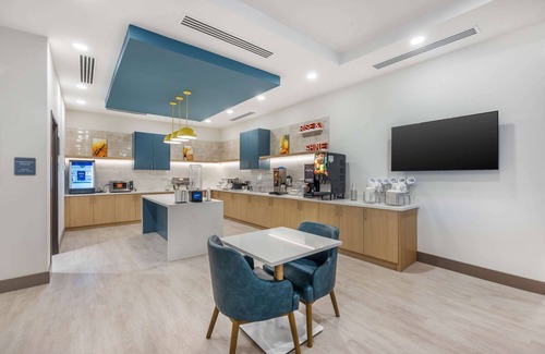 Bellevue Hotel | Comfort Inn & Suites Nashville
