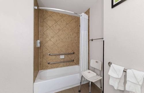 Corinth Hotel | Comfort Inn & Suites Near Lake Lewisville