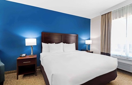 Corinth Hotel | Comfort Inn & Suites Near Lake Lewisville