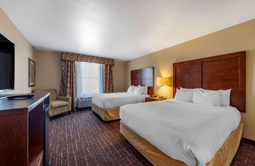 Shawnee Hotel | Comfort Inn & Suites Shawnee North Near I-40