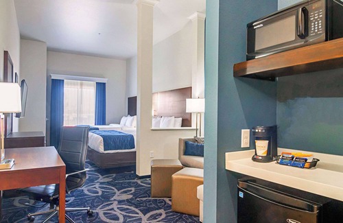 Central Oklahoma City Hotel | Comfort Inn & Suites Oklahoma City South I-35