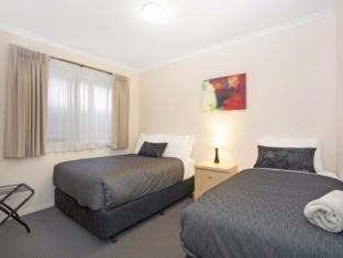 Warrnambool Hotel | Comfort Inn Warrnambool International now Waves Motel and Apartments