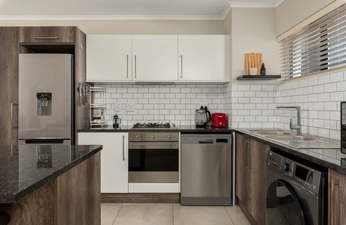 Century City Apartment | Comfort Living In Century City - Pool + Braai