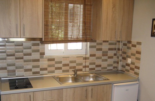 Agia Pelagia Chlomou Apartment | comfort studio with garden view