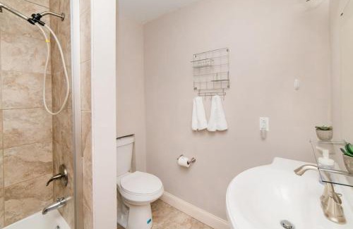 Allegheny-West Apartment | Comfort Suite - Walkable - GroupStay