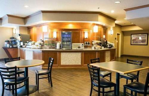 Benton Harbor Hotel | Comfort Suites Benton Harbor - St Joseph