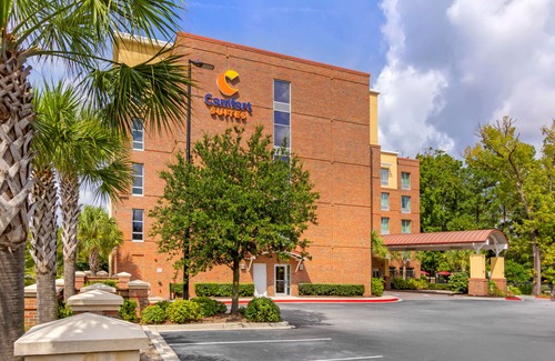 West Ashley Hotel | Comfort Suites Charleston West Ashley