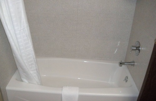 Dover Hotel | Comfort Suites Dover University Area