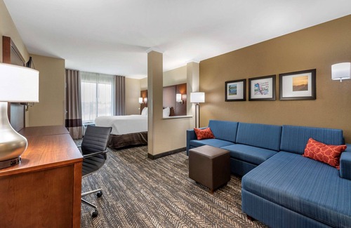 Dry Ridge Hotel | Comfort Suites Dry Ridge