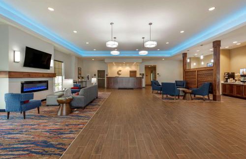 Dry Ridge Hotel | Comfort Suites Dry Ridge