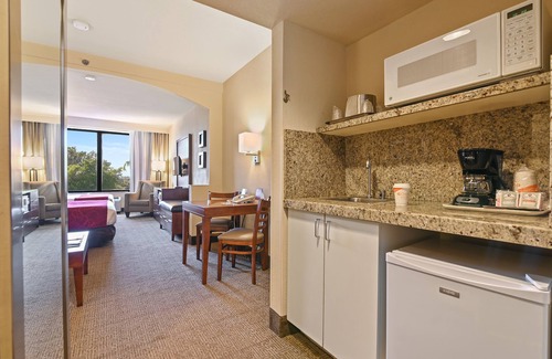 Ludlam Hotel | Comfort Suites Miami - Kendall