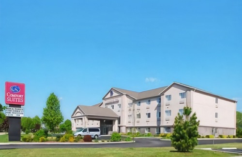 Elkhart Hotel | Comfort Suites North Elkhart