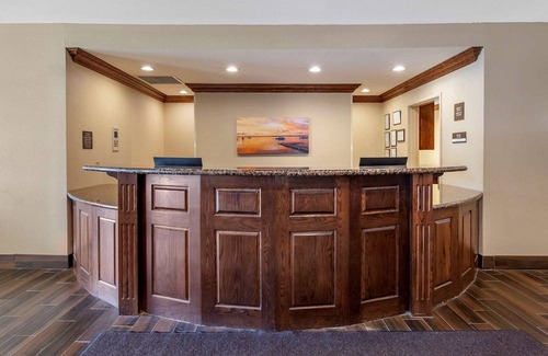 Oshkosh Hotel | Comfort Suites Oshkosh