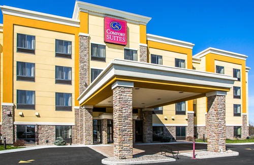 Oshkosh Hotel | Comfort Suites Oshkosh