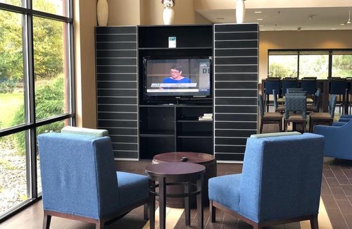 Elkhart Hotel | Comfort Suites South Elkhart
