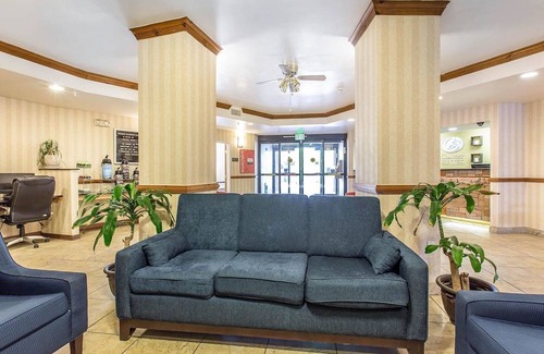 Dillon Hotel | Comfort Suites Summit County