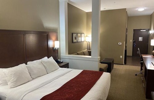 West Omaha Hotel | Comfort Suites West Omaha