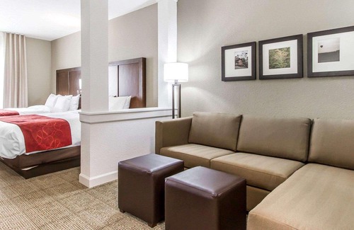 West Omaha Hotel | Comfort Suites West Omaha