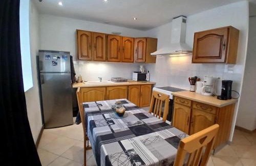 Saint-Rambert-en-Bugey Apartment | Comfortable apartment 6 people 2 bedrooms 3 double beds