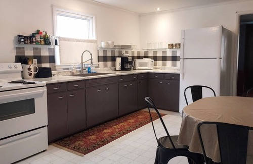 Central City Apartment | Comfortable 1 Bedroom Apartment in Heart of Central City