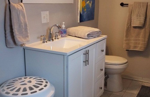 Central City Apartment | Comfortable 1 Bedroom Apartment in Heart of Central City