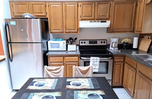 Jacksonville House | Comfortable 2 Bedroom Townhouse!