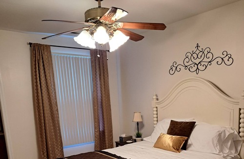 Jacksonville House | Comfortable 2 Bedroom Townhouse!