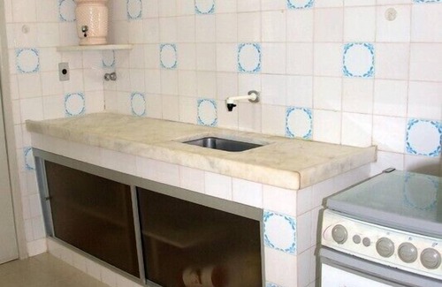 Guarapari Apartment | Comfortable 2-bedroom apartment one block from Morro Beach