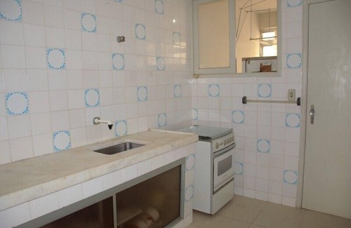 Guarapari Apartment | Comfortable 2-bedroom apartment one block from Morro Beach
