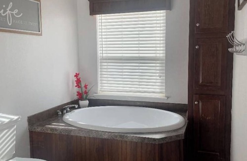 Green River House | Comfortable 3-bedroom family friendly home with WiFi, AC in Green River.