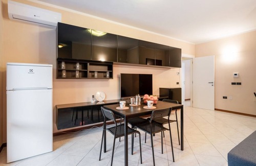 Isolotto Apartment | Comfortable 65 sqm apartment, with modern furnishings, able to accommodate up to 5 people, located on the 3rd floor of a building with a lift. The property is located in Ponte alla Vittoria area, a few minutes on foot from the Cascine Park, and constitut