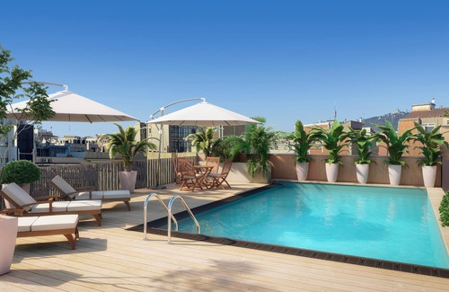 Dreta de l'Eixample Apartment | Comfortable and practical studio with outdoor balcony.