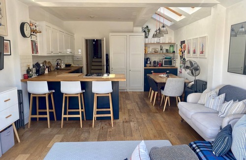 Lewisham House | Comfortable and spacious family home in a quiet London street