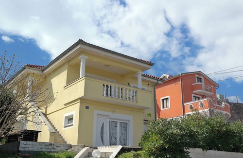 Buzdohanj Apartment | Comfortable apartment for rent, perfect for up to 4 guests