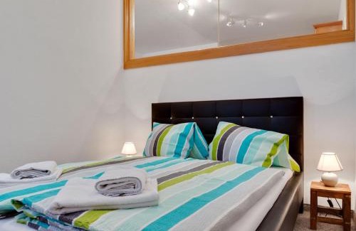 Zell am See Apartment | Comfortable Apartment in Zell am See near Forest