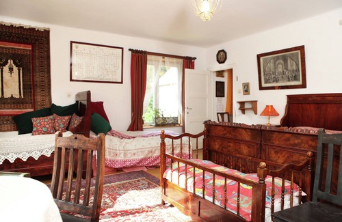 Ruiselede Villa | Comfortable Mansion in Doomkerke near Forest