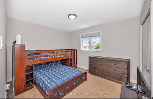 Cardinal Creek House | Comfortable, chic, 4 beds house in Orleans, calm, family oriented neighbourhood.