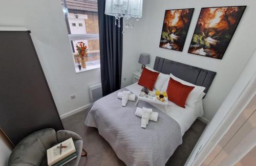 Watford Apartment | Comfortable City Haven flat