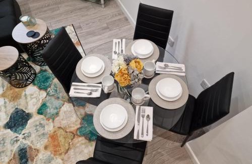 Watford Apartment | Comfortable City Haven flat