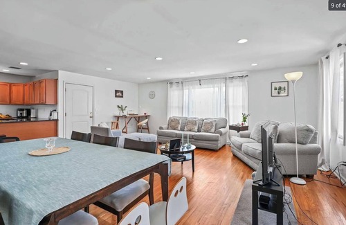 Forest Hill Apartment | Comfortable, clean & spacious apartment: Free Parking, WiFi, AC, 30 mins to NY
