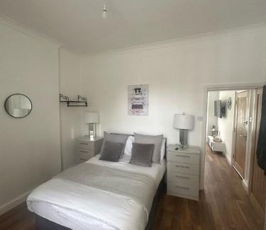 Anerley Apartment | Comfortable cosy one bed flat with garden in se London