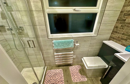 Hillingdon Apartment | Comfortable cozy apartment near Heathrow airport