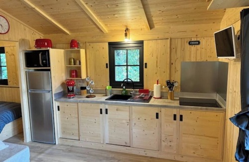 Clermont-l'Herault Cabin | Comfortable wooden cabins for rent (heating & air-conditioning).