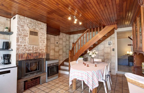 Saint-Jean-la-Vetre Cottage | Comfortable cottage with terrace and pets allowed