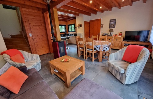 Arrens-Marsous House | Comfortable gîte in the heart of the Pyrenees in a village close to activities