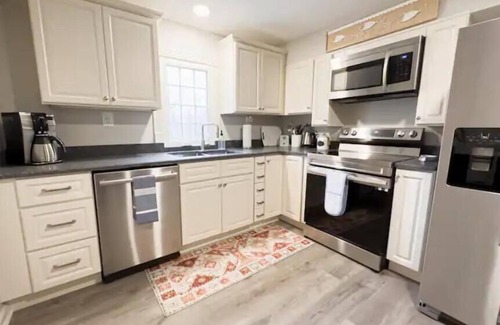 Harrods Creek Apartment | Comfortable Guest Suite close to the Lewis & Clark Bridge Trail