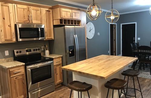 Laotto House | Comfortable home for the family, close to Fort Wayne, Auburn, Churubusco, Avilla