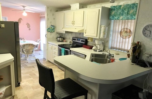 Sexton Cove Estates House | Comfortable home on a canal w/new private dock and ramp!